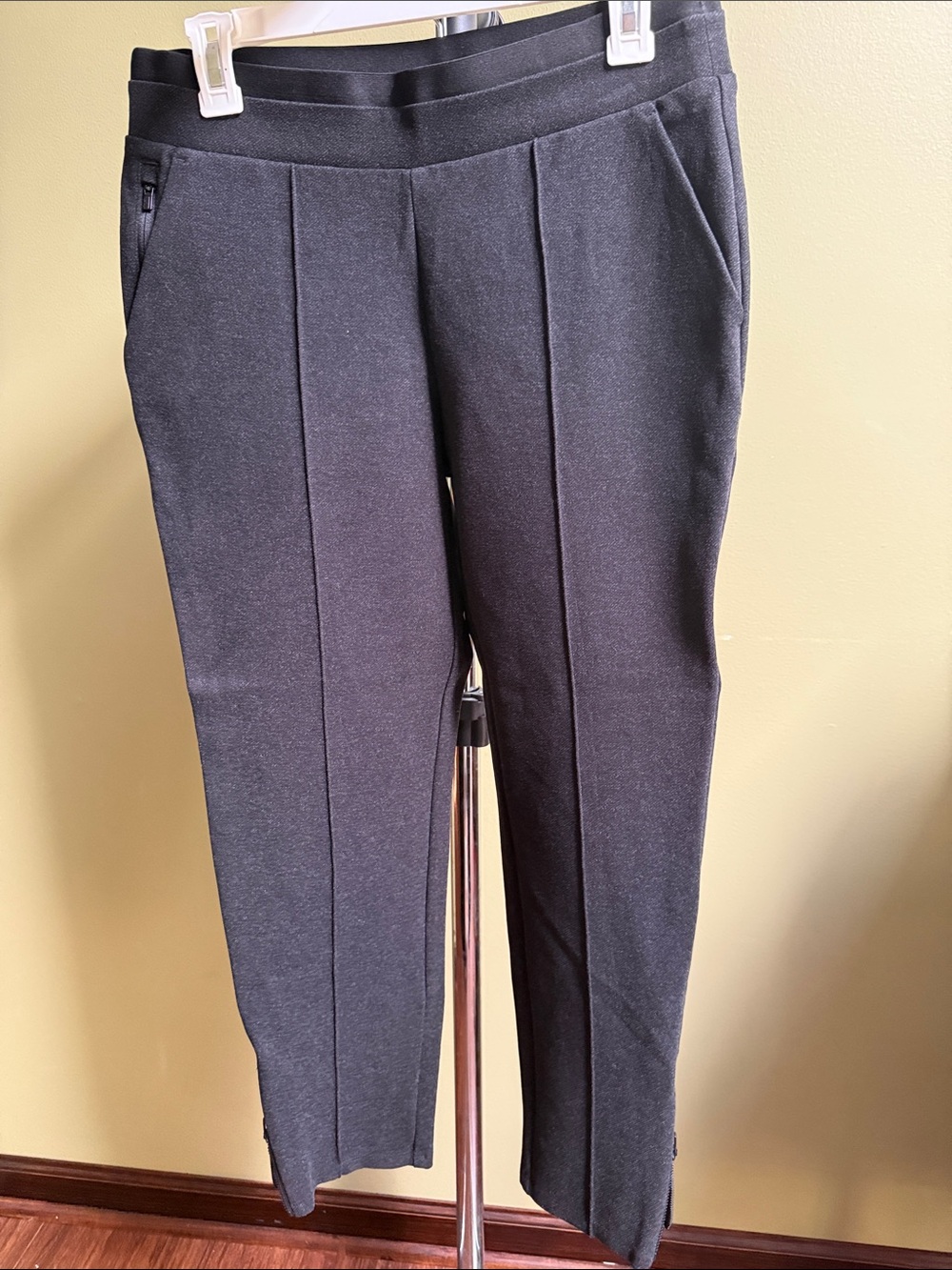 Athleta Venice Heathered Pintuck Pants in Black